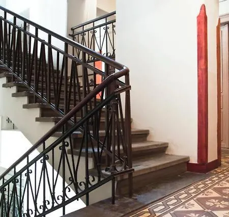Apartment 3bedroom Apartment, Close To Main Station, With Ac *