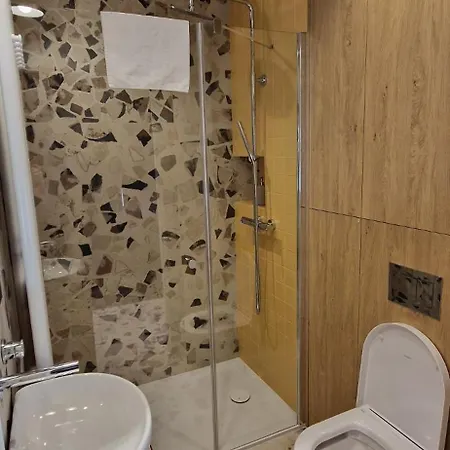 3bedroom Apartment, Close To Main Station, With Ac 公寓 *
